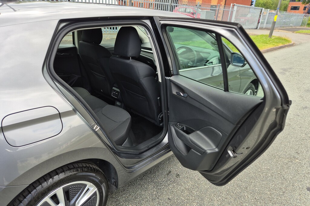 Skoda Fabia 1.0 Tsi Colour Edition Hatchback White #24
