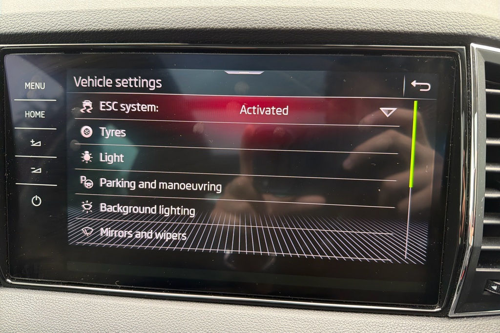 Skoda Karoq Edition Black #36
