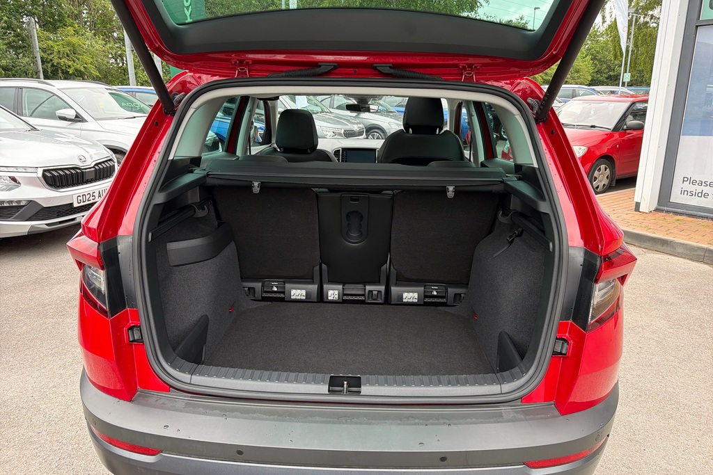 Skoda Karoq Edition Black #10