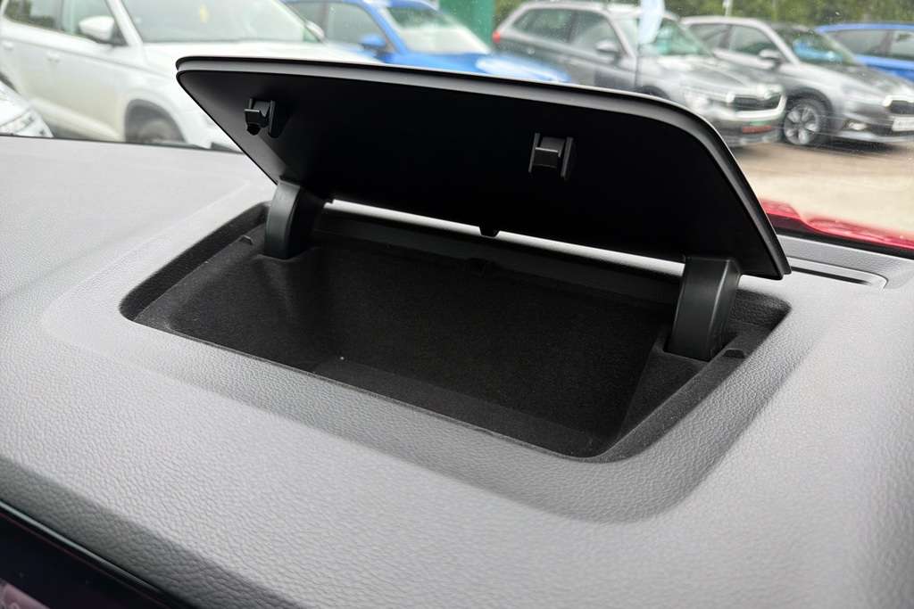 Skoda Karoq Edition Black #42
