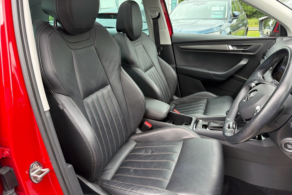 Skoda Karoq Edition Black #48