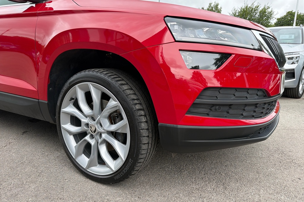 Skoda Karoq Edition Black #9