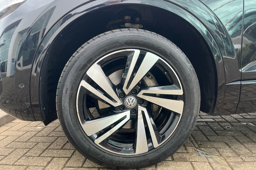 Volkswagen Touareg 3.0 V6 Tdi 4Motion R-line Tech Tip Black #5