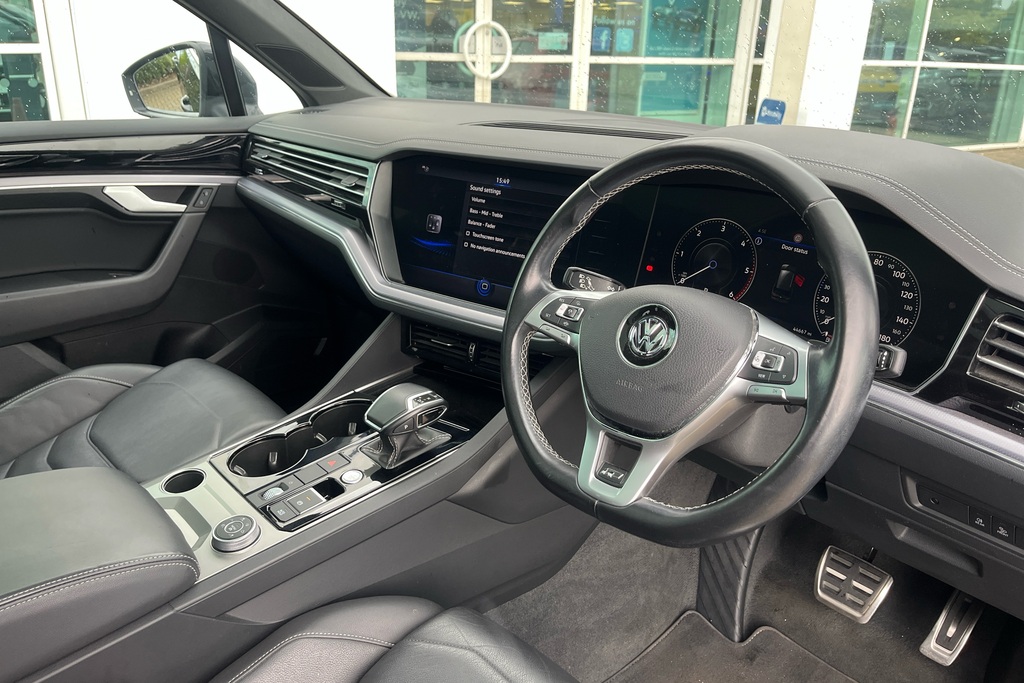 Volkswagen Touareg 3.0 V6 Tdi 4Motion R-line Tech Tip Black #6