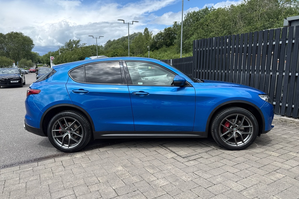 Alfa Romeo Stelvio 2.0 Turbo 280 Speciale Blue #83