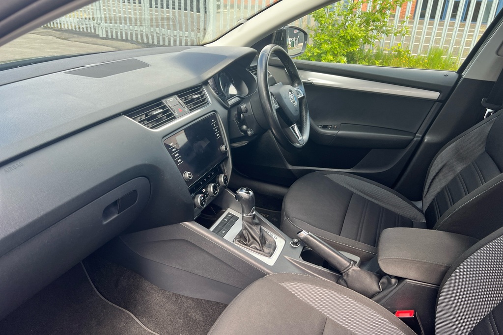 Skoda Octavia 1.0 Tsi Se Technology Dsg Black #2