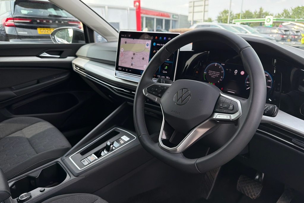 Volkswagen Golf 1.5 Tsi 204 Match Ehybrid Dsg GK75CAA Black #6