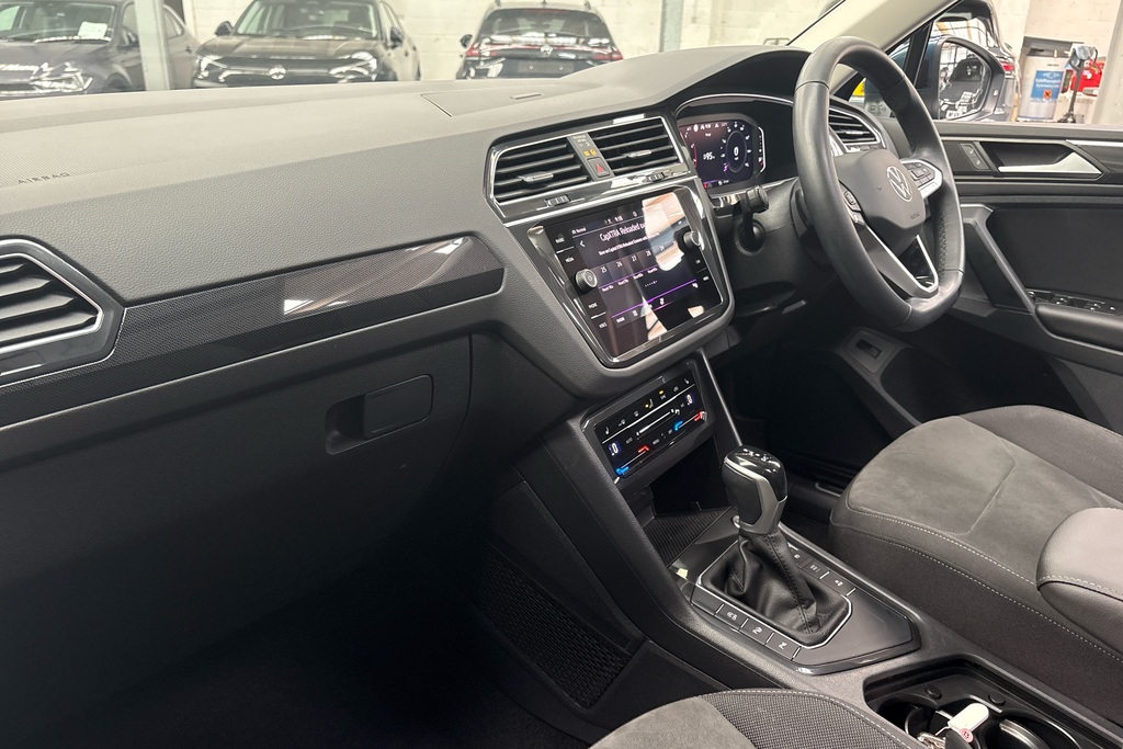 Volkswagen Tiguan 1.5 Tsi 150 Elegance Dsg CA23KGZ Blue #2