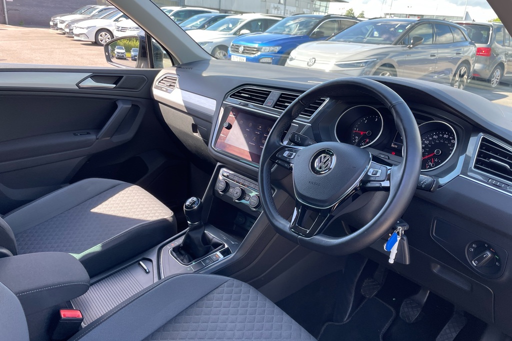 Volkswagen Tiguan 2.0 Tdi 150 Match Black #6