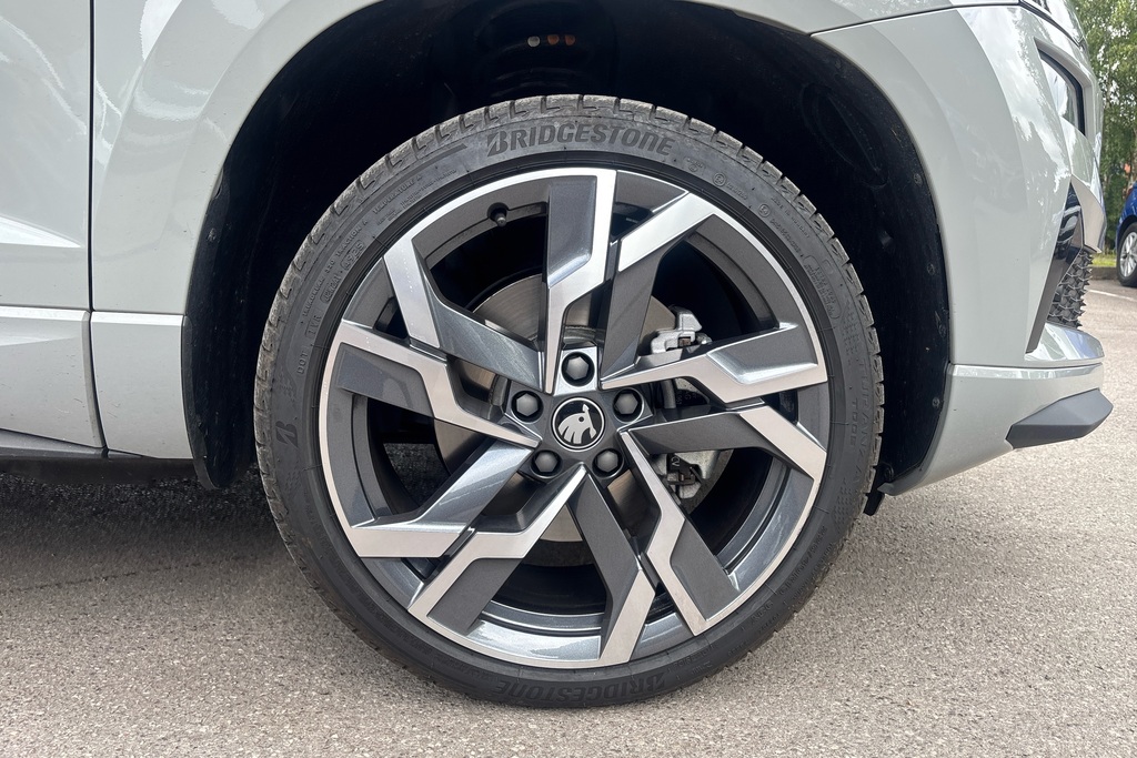 Skoda Karoq 1.5 Tsi Sportline Edition DY26EWX Grey #5