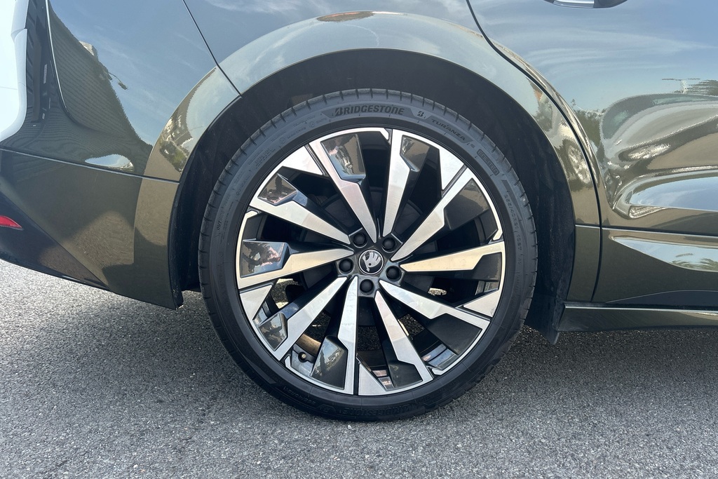 Skoda ENYAQ 210Kw 85 Sportline 82Kwh DK26ZHR Green #5