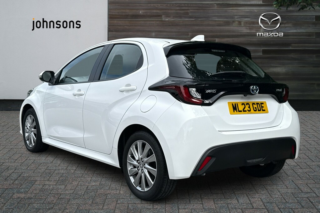 Toyota Yaris 1.5 Hybrid Icon Cvt ML23GDE White #2