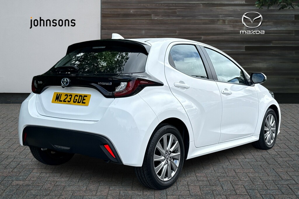 Toyota Yaris 1.5 Hybrid Icon Cvt ML23GDE White #5