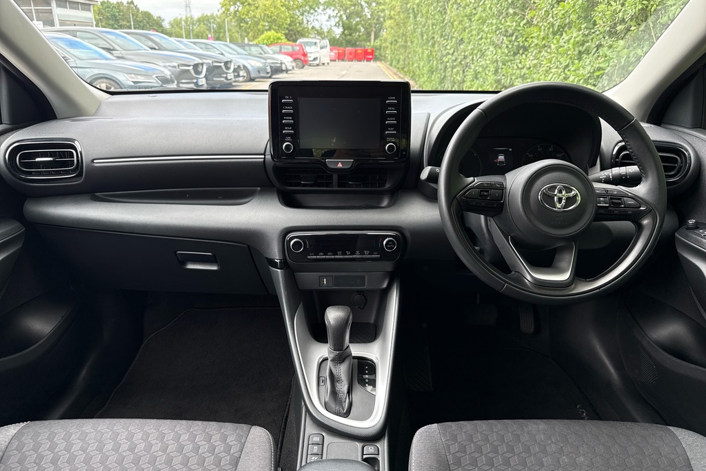 Toyota Yaris 1.5 Hybrid Icon Cvt ML23GDE White #3