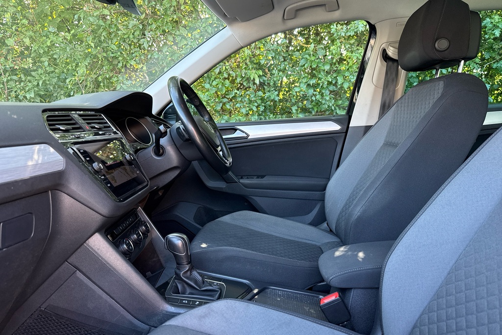 Volkswagen Tiguan 2.0 Tdi 150 Match Dsg NG69PSX Black #6