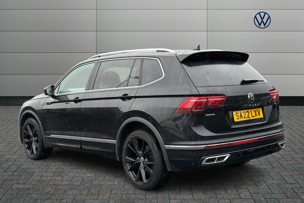 Volkswagen Tiguan Allspace 1.5 Tsi R-line Dsg SA22LXV Black #3