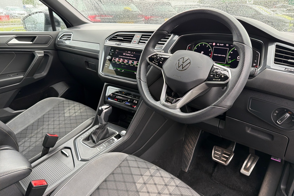 Volkswagen Tiguan Allspace 1.5 Tsi R-line Dsg SA22LXV Black #6
