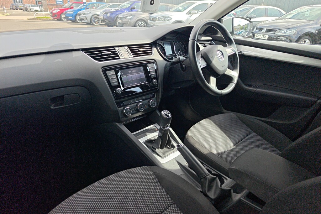 Skoda Octavia 2.0 Tdi Cr Se Silver #6