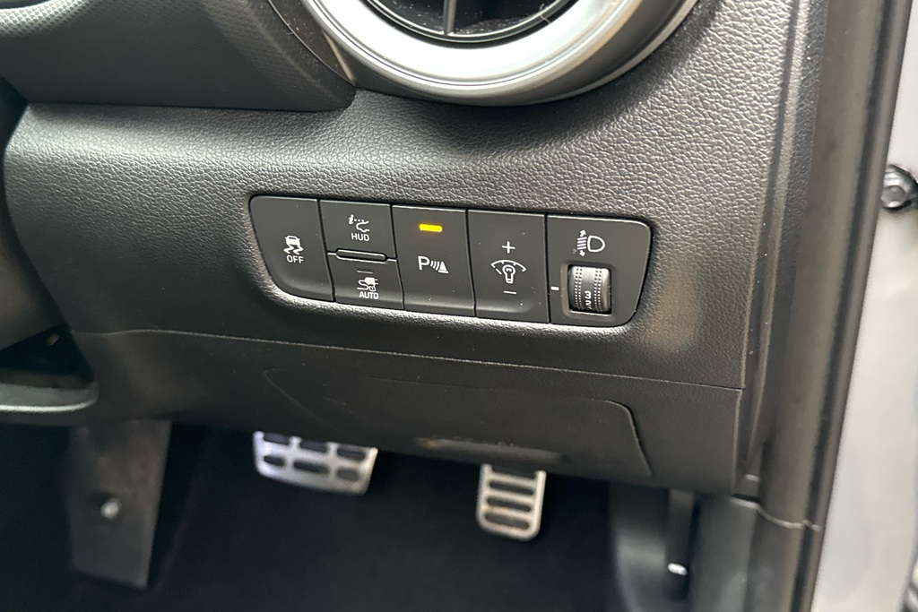 Hyundai Kona Premium Black #31