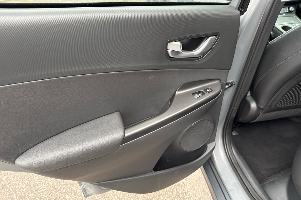 Hyundai Kona Premium Black #38