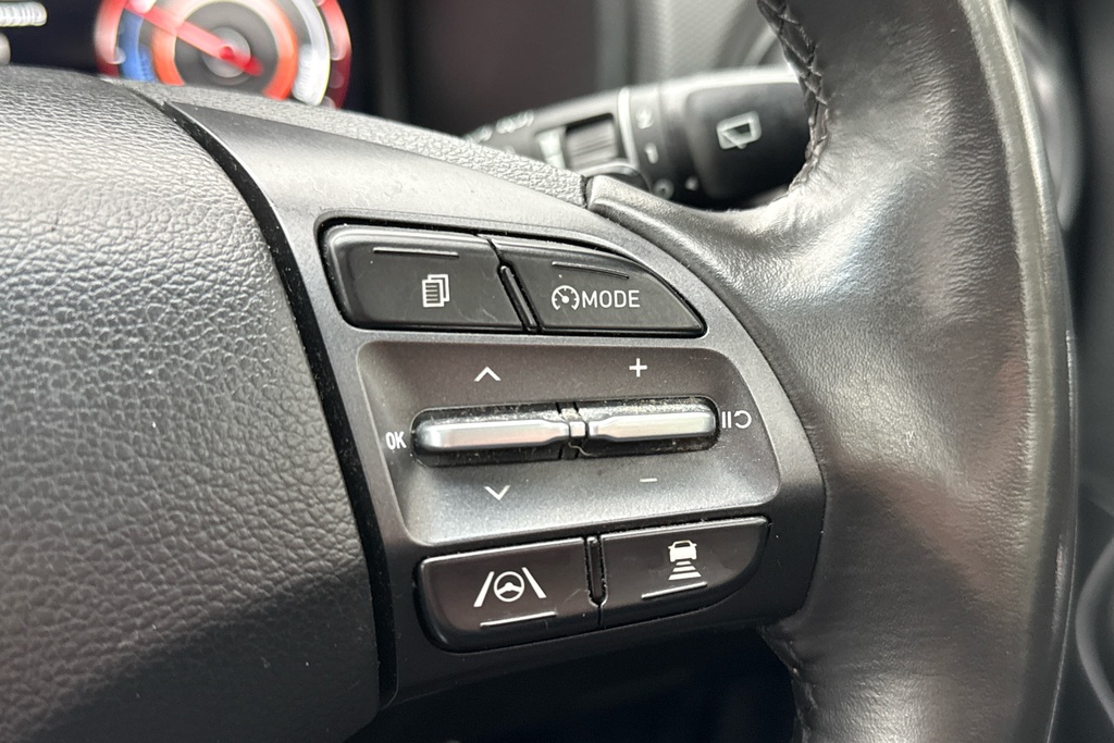 Hyundai Kona Premium Black #26