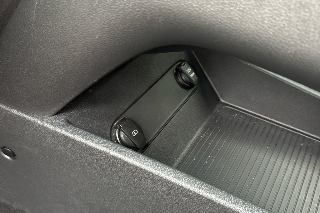 Hyundai Kona Premium Black #35