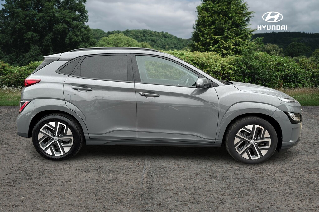 Hyundai Kona Premium Black #8