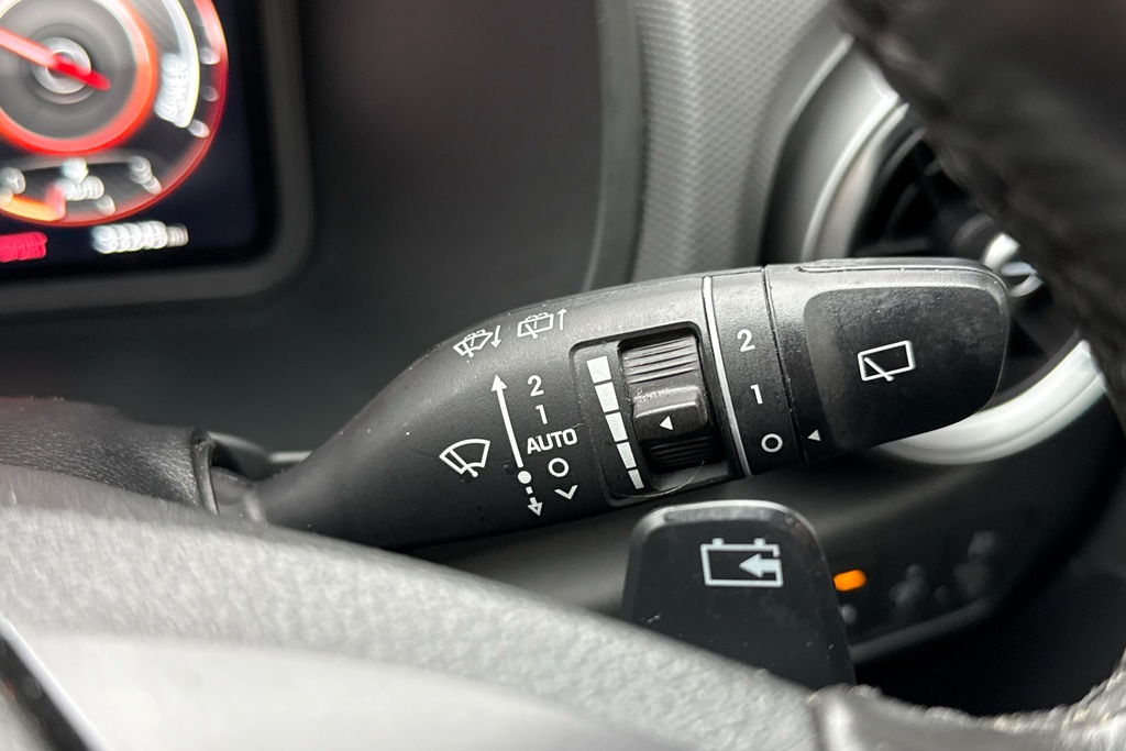Hyundai Kona Premium Black #27