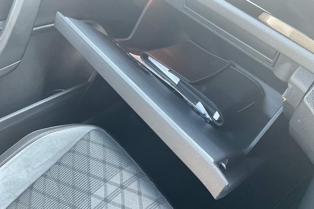 Volkswagen T-Roc Active Grey #37