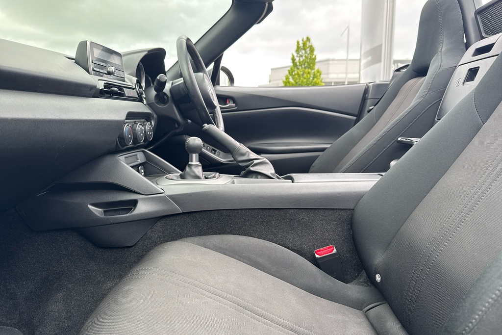 Mazda MX-5 1.5 132 Se SE19NWS Black #6