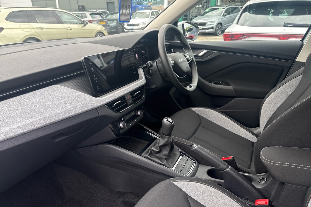 Skoda Kamiq 1.0 Tsi Se Edition GK75KLJ White #2