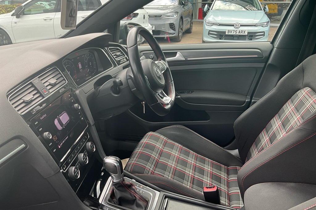 Volkswagen Golf 2.0 Tsi 245 Gti Performance Dsg SG68UJE Grey #2