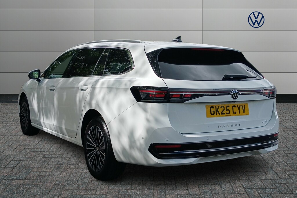 Volkswagen Passat 1.5 Etsi Elegance Dsg GK25CYV White #3