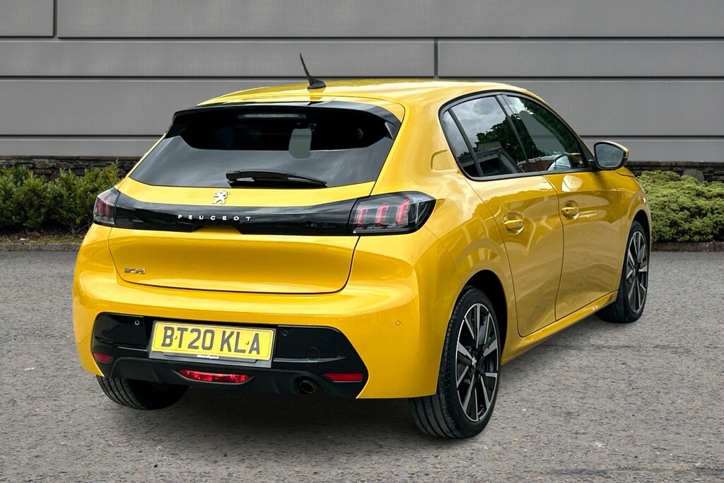 Peugeot 208 Allure Yellow #5
