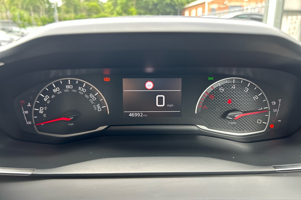 Peugeot 208 1.2 Puretech 100 Gt Line White #33