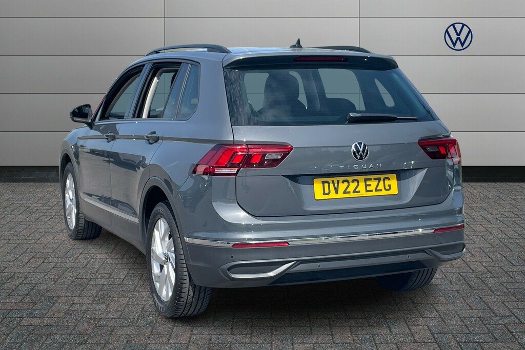 Volkswagen Tiguan 1.5 Tsi Life DV22EZG Grey #3