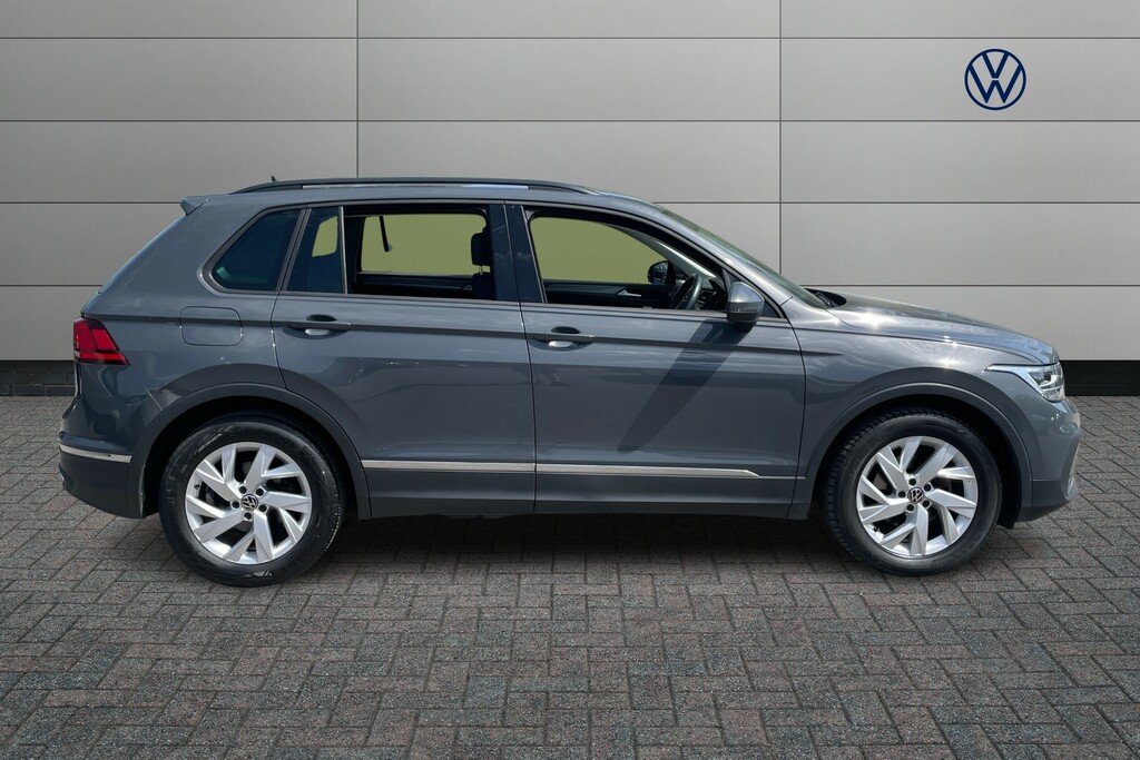 Volkswagen Tiguan 1.5 Tsi Life DV22EZG Grey #4