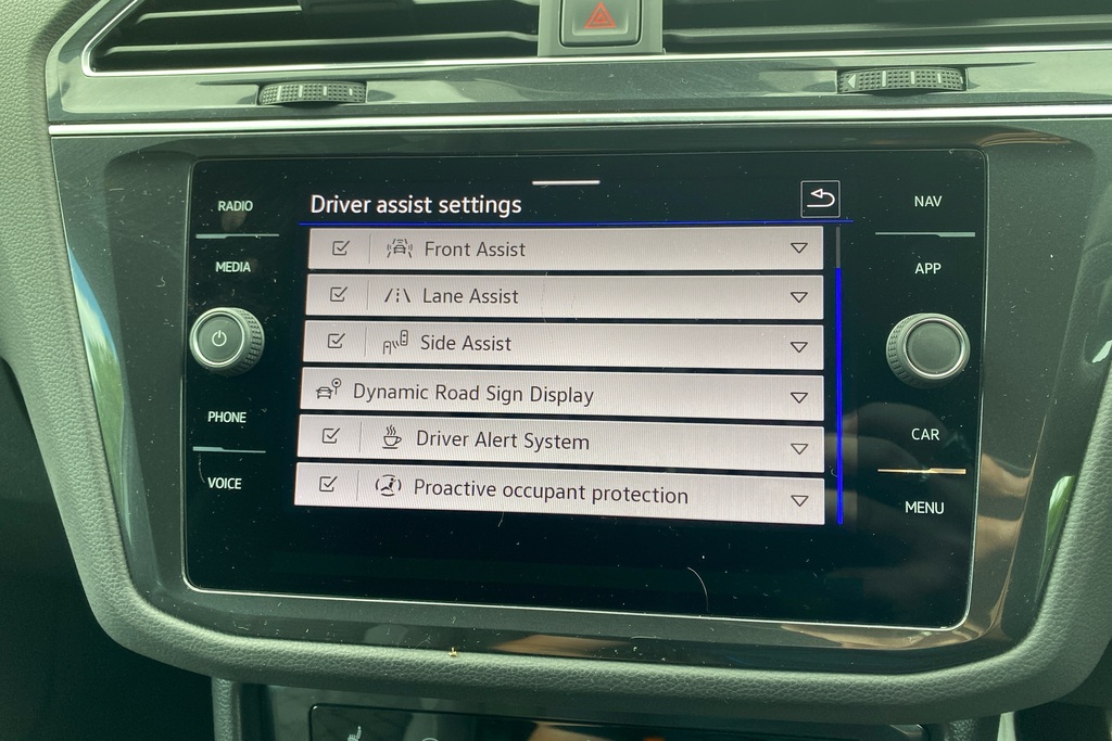 Volkswagen Tiguan Active Black #39