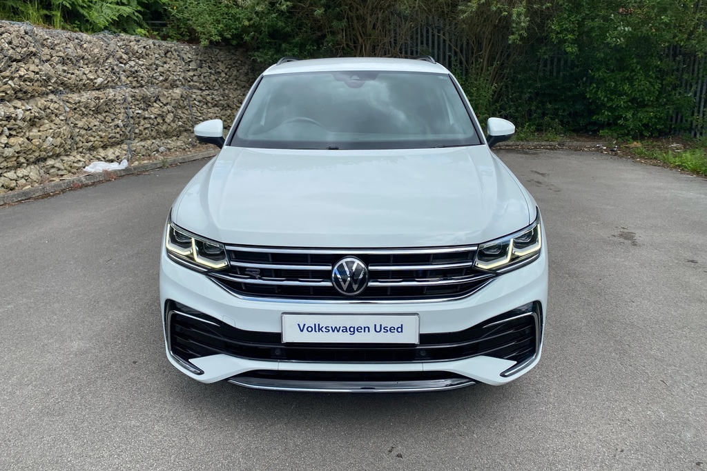 Volkswagen Tiguan Active Black #15