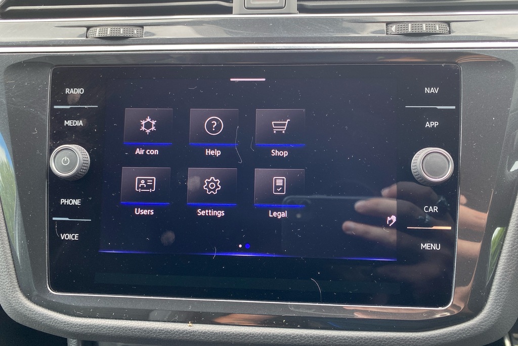 Volkswagen Tiguan Active Black #40
