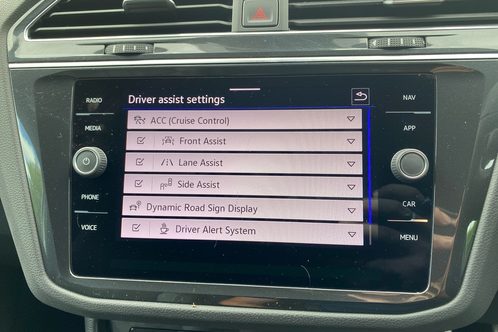 Volkswagen Tiguan Active Black #38