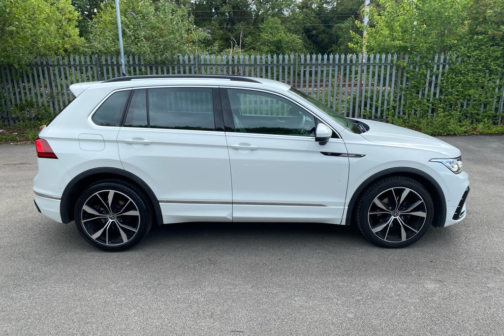 Volkswagen Tiguan Active Black #25