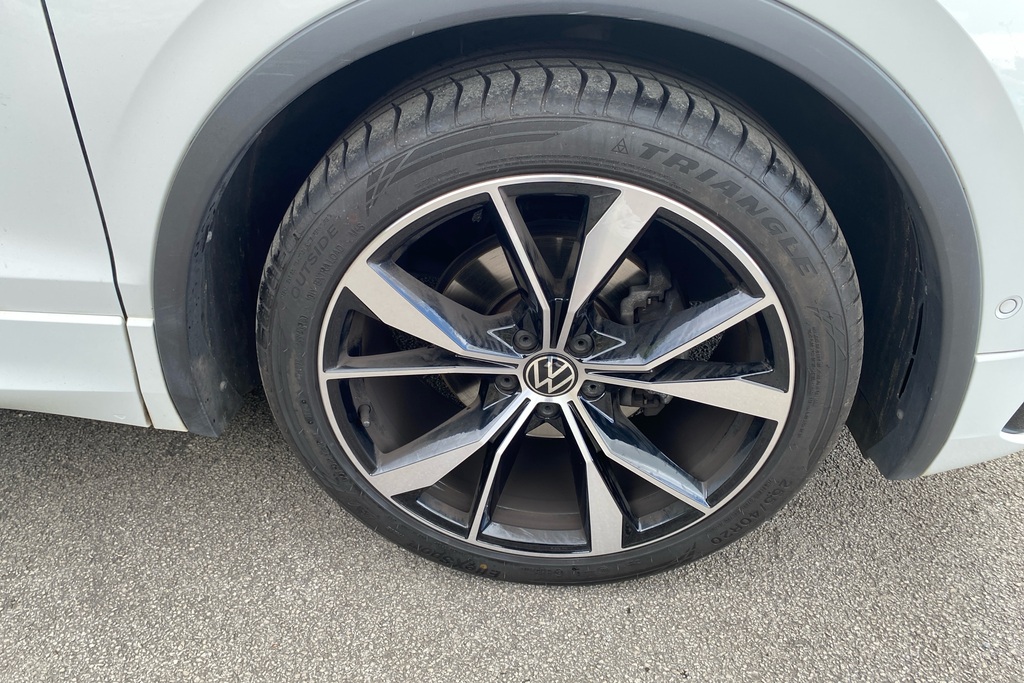 Volkswagen Tiguan Active Black #26