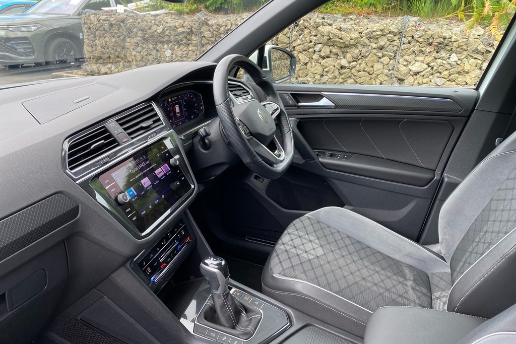 Volkswagen Tiguan 1.5 Tsi 150 R-line Dsg White #2