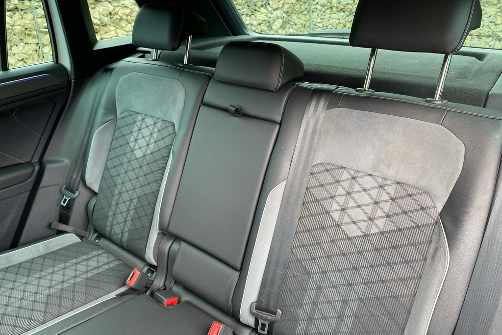 Volkswagen Tiguan Active Black #11