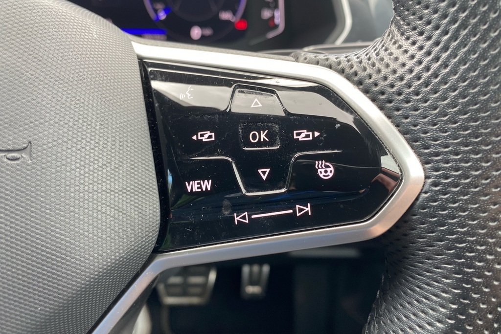 Volkswagen Tiguan Active Black #32