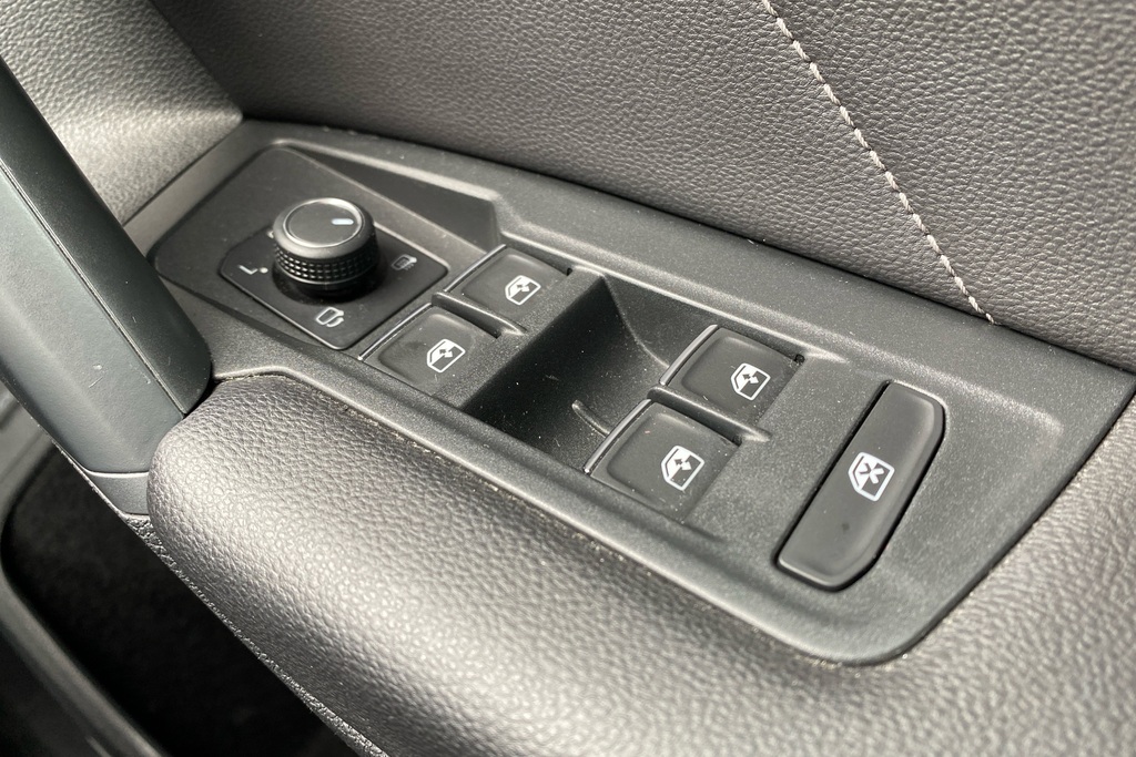 Volkswagen Tiguan Active Black #29