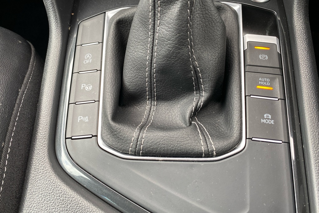 Volkswagen Tiguan Active Black #41
