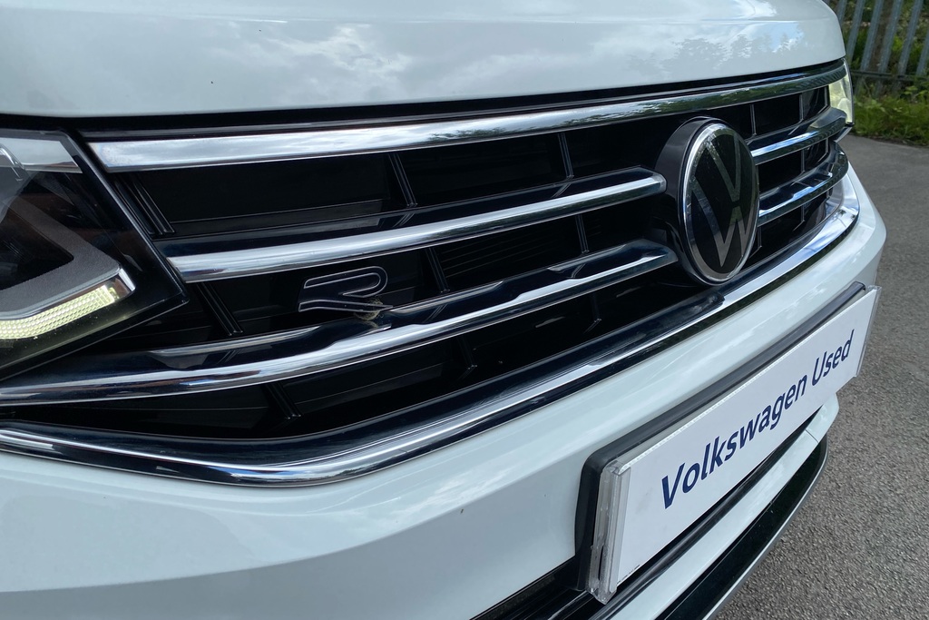 Volkswagen Tiguan Active Black #14