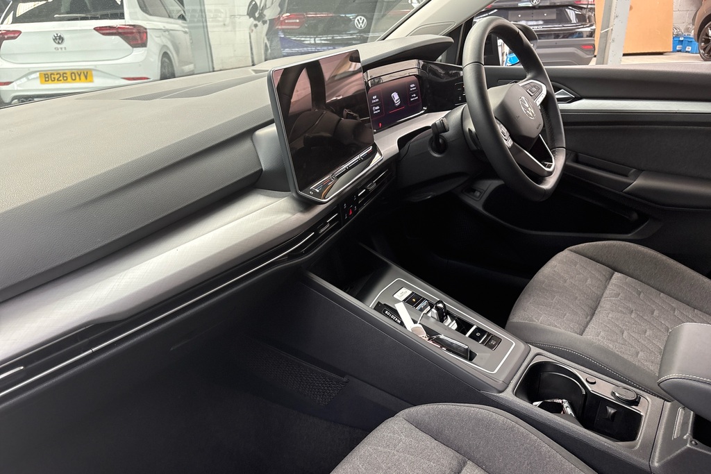 Volkswagen Golf 1.5 Tsi 204 Match Ehybrid Dsg GK75CDF Black #2